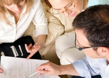 Ways Parents and Counselors Can Help Students Earn Scholarships